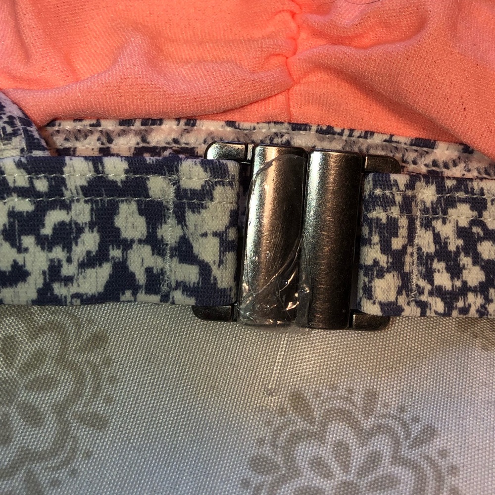 NWOT ONeill bikini top - Picture 3 of 4